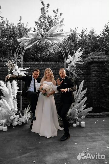 Ведущий на мероприятие