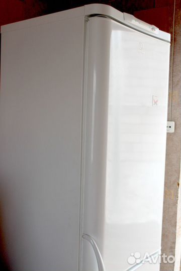 Продаю холодильник