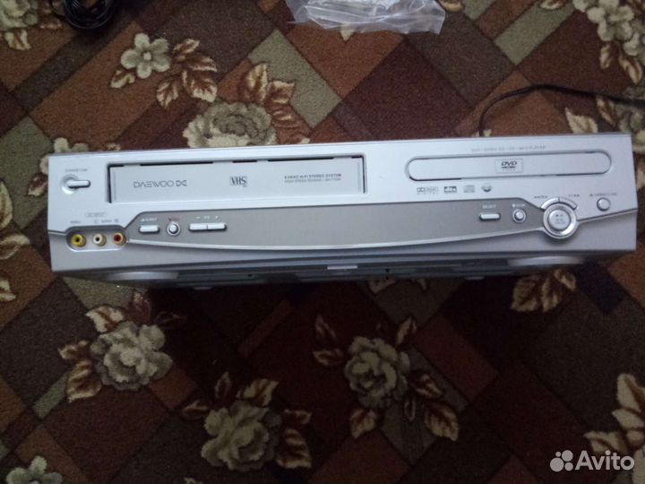 Видео с дивиди плеер в отличном состояние