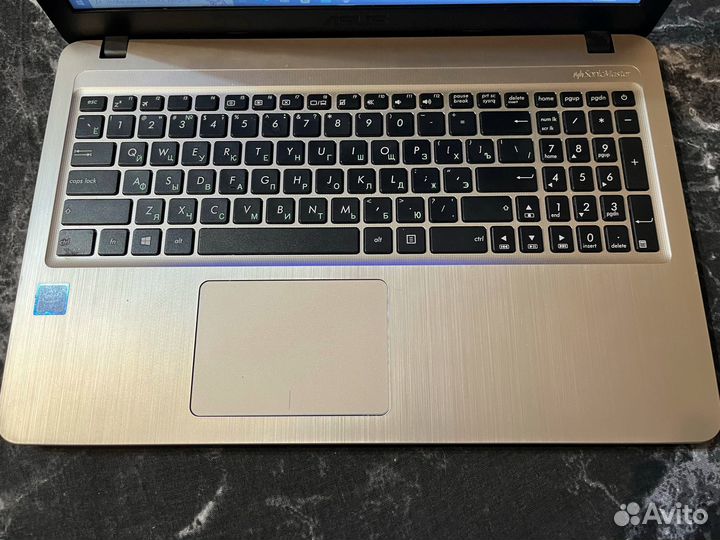 Ноутбук asus