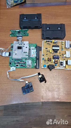 Телевизор ЖК на запчасти Dexp U55E700M