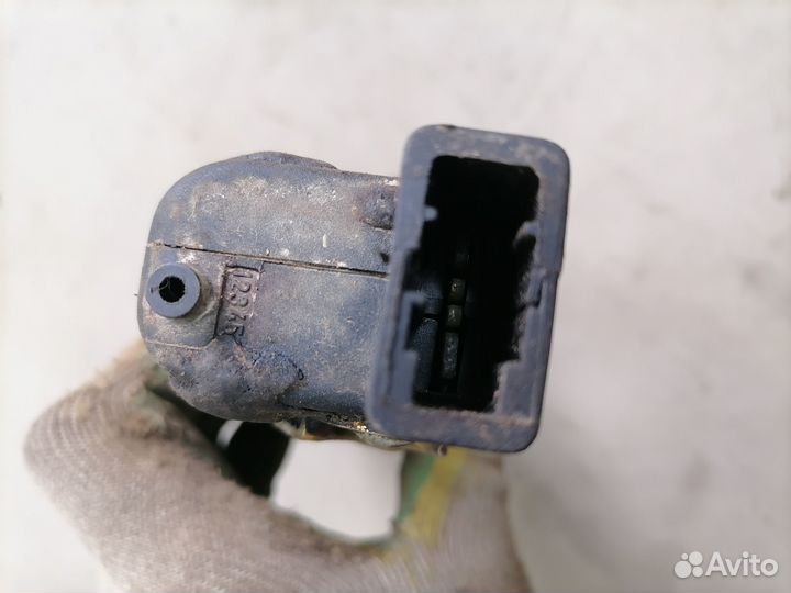 Замок двери перед.правый Opel Vectra A 1988-1995