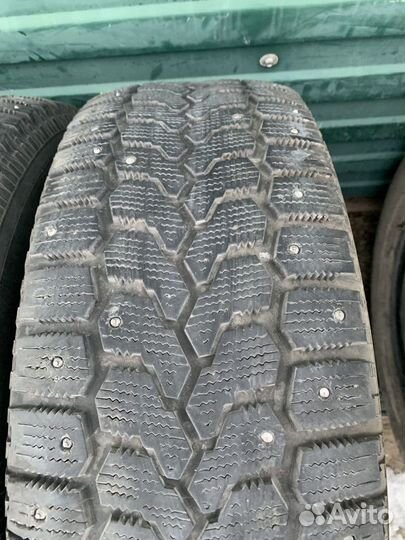 Yokohama Ice Guard F700Z 215/70 R16 100Q