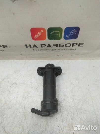 Форсунка омывателя передняя левая Audi Q7