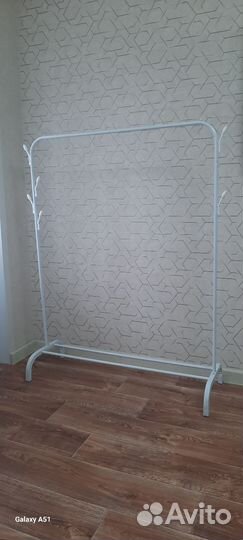 Вешалка для одежды напольная