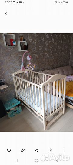 Продам детскую кровать с маятником