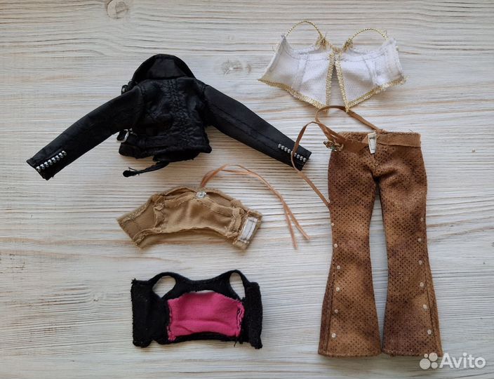 Одежда для bratz разная