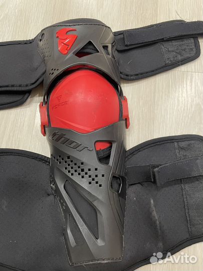 Наколенники