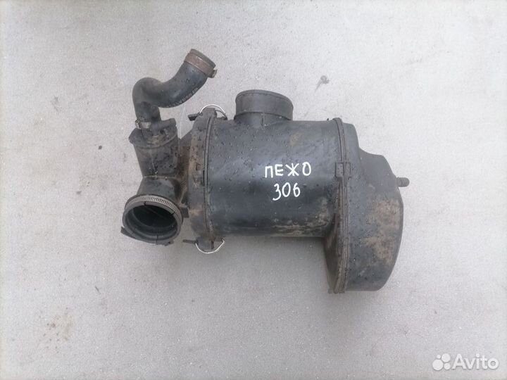 Корпус воздушного фильтра Peugeot 306 1993-2003