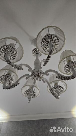 Люстра потолочная и бра