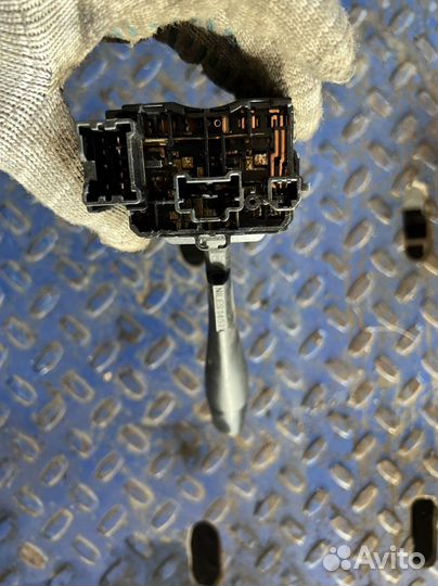 Подрулевой переключатель Nissan Bluebird Sulphy