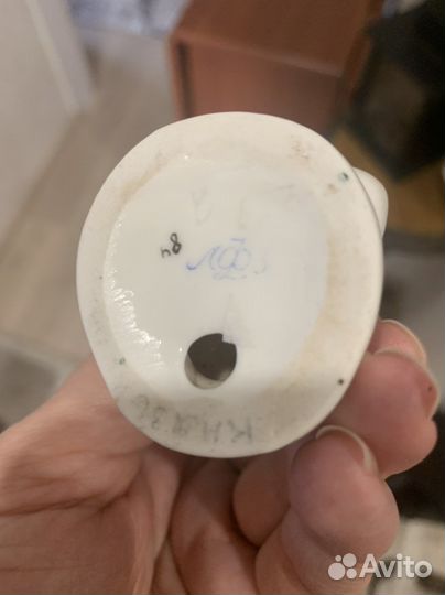 Статуэтка лфз мальчик с виноградом