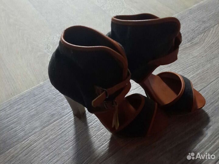 Босоножки женские
