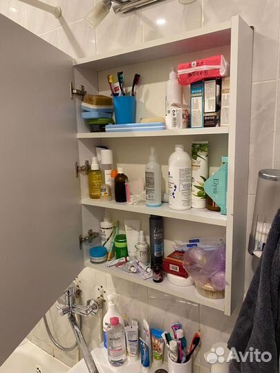 Шкаф навесной в ванную