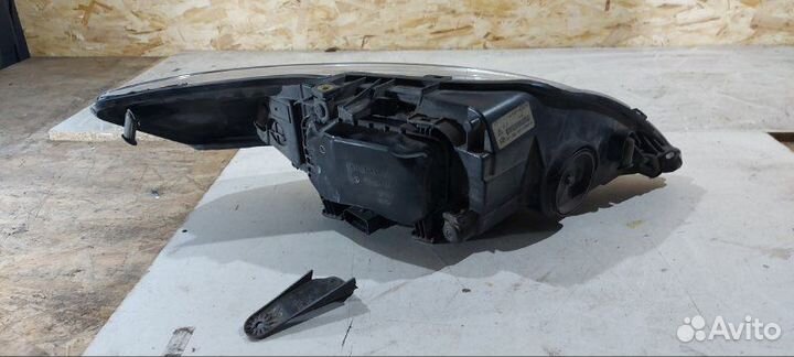 Фара галогеновая передняя левая Ford Mondeo 4