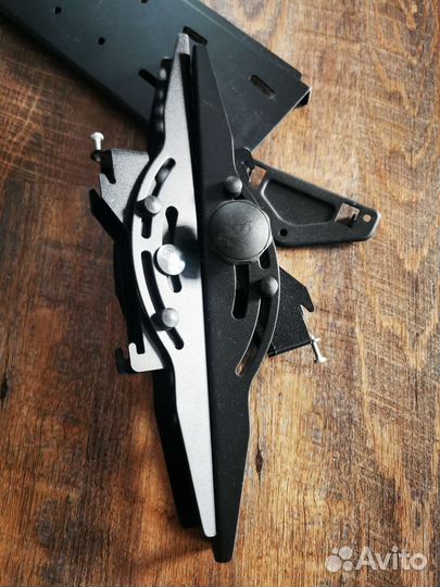 Кронштейн и подставка для телевизора