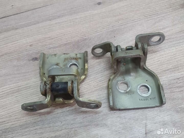 Петля двери передней левой ford fiesta mk5