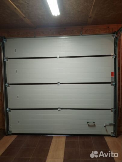 Секционные ворота