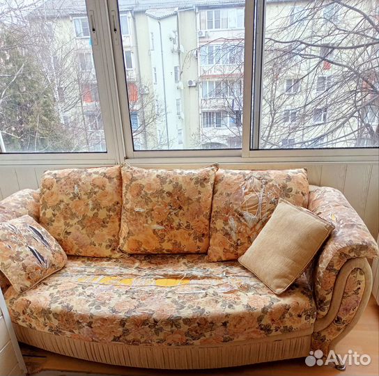 Диван и два кресла