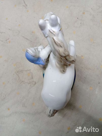 Статуэтка фарфоровая старая Гжель СССР