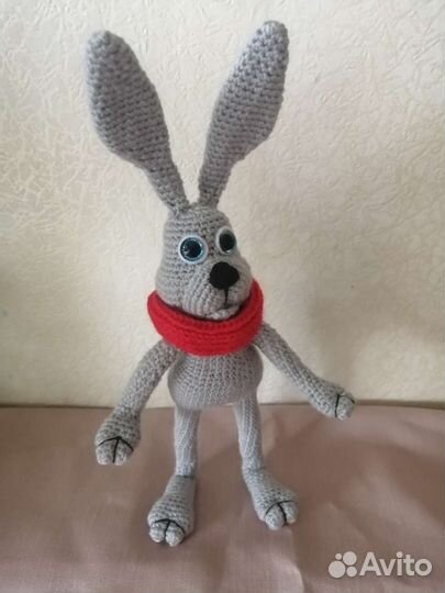 Вязанные игрушки. Заяц
