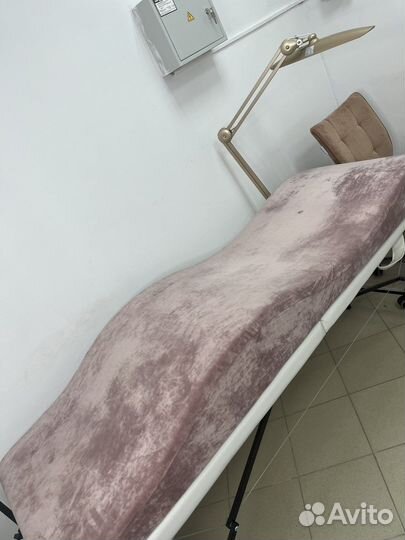 Кушетки, лампа, матрас, стол