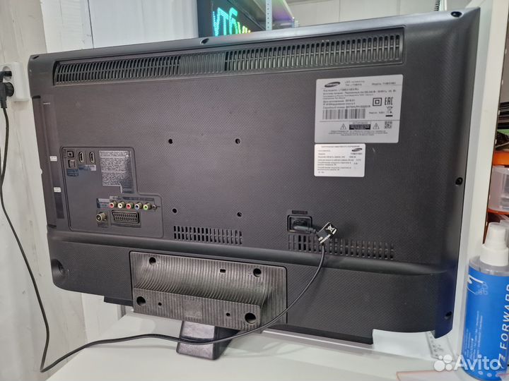 Телевизор samsung в хорошем состоянии