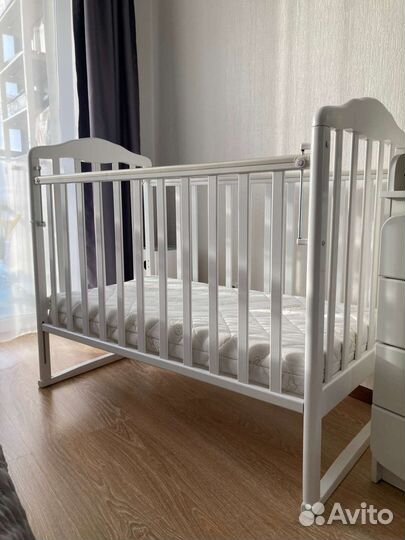 Детская кроватка