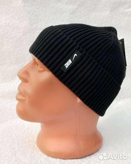 Спортивные демисезонные шапки 