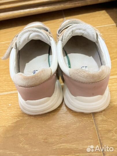 Кроссовки для девочки