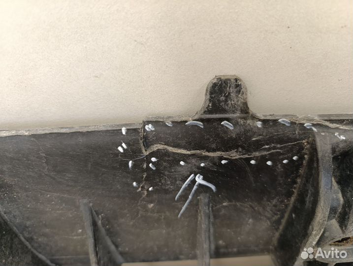 Б/У Б/У Защита картера дефект. 5K0825901B VAG