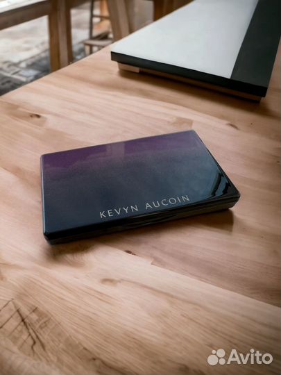 Бронзер от Kevyn Aucoin