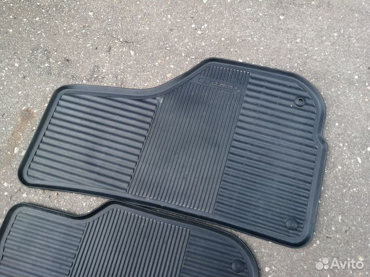 Коврик передний правый задний левый Skoda Superb 2