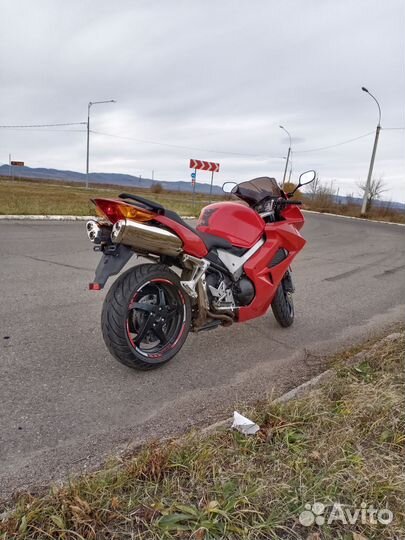 Продам Honda VFR800F