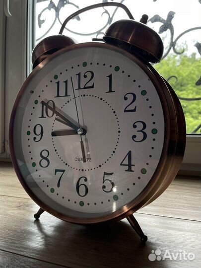 Будильник quartz