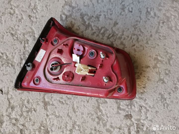 Фонарь задний внутренний левый KIA sportage (2010)