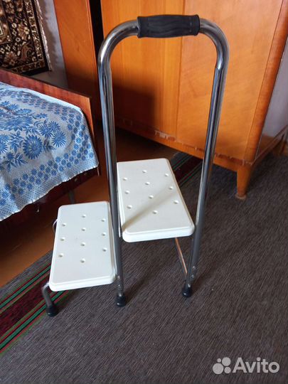 Ступенька для ванной