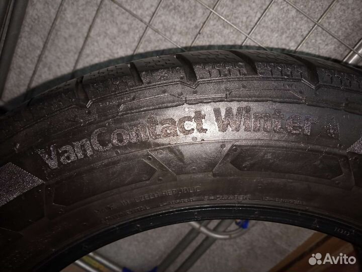 Continental VanContact Winter 215/60 R17C