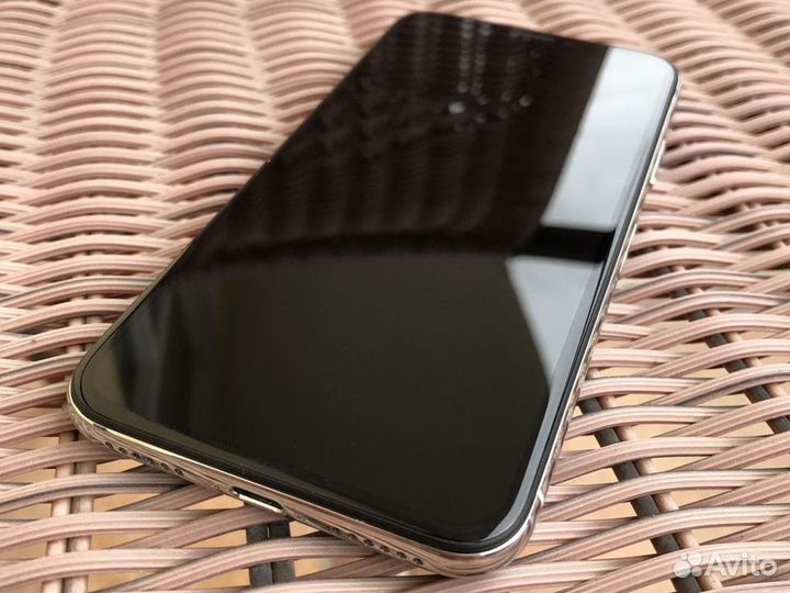 iPhone X, 64 ГБ