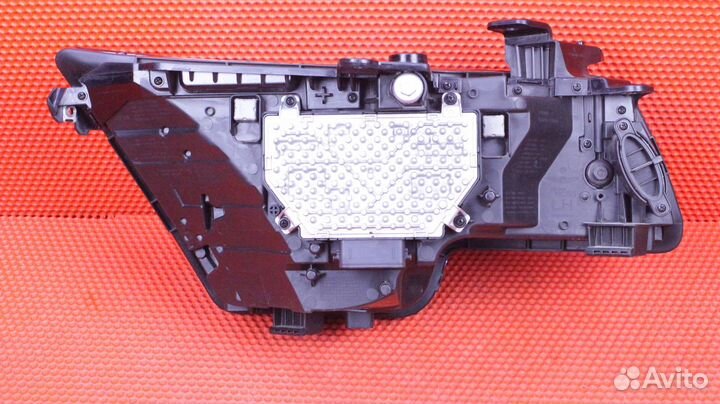 Фара левая Genesis G80 RG3 D4HF 92101-T1100