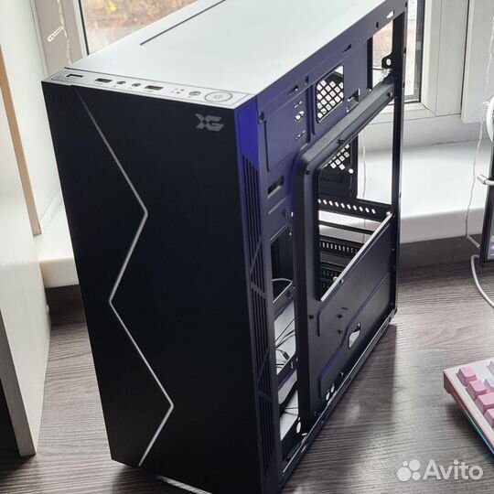 Корпус для компьютера, закрытый с подсветкой