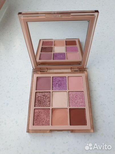 Тени Huda Beauty Nude Light