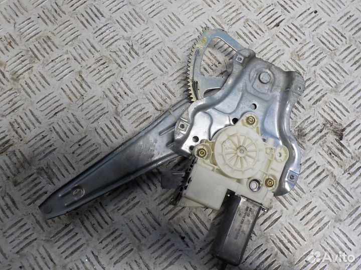 Стеклоподъемник электрический задний правый Toyota