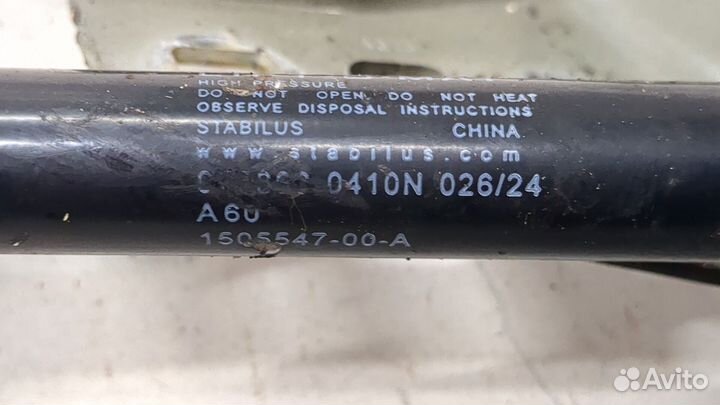 Петля капота Tesla Model Y, 2024