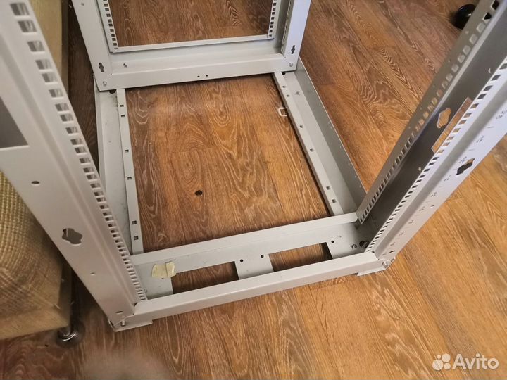 Стойка коммуникационная