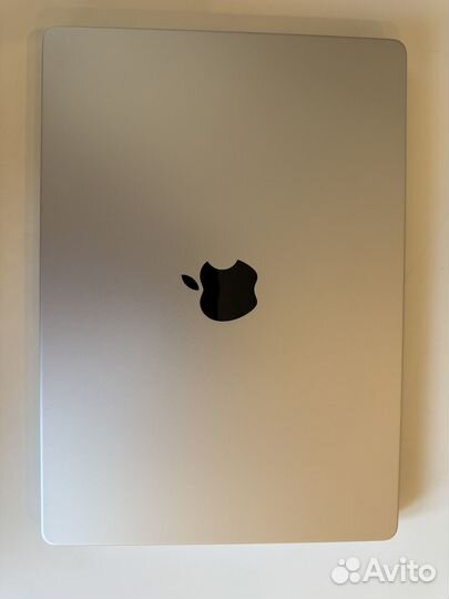Macbook pro 14 m2 16gb 512gb