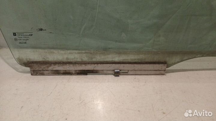 Стекло двери Opel Vectra B 1999-2002 передней прав