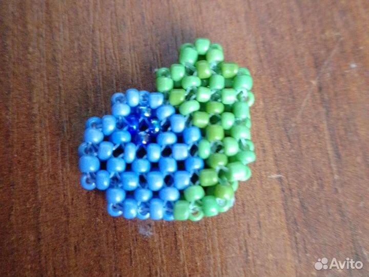 Поделка из бисера. (Черника)