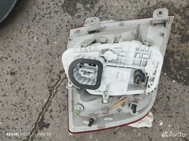 Задний правый фонарь на Шкоду рапид