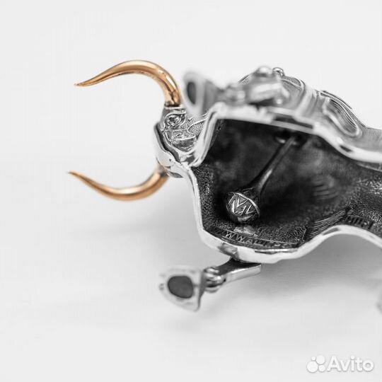 Колокольчик-символ 2021 Белый Металлический Бык